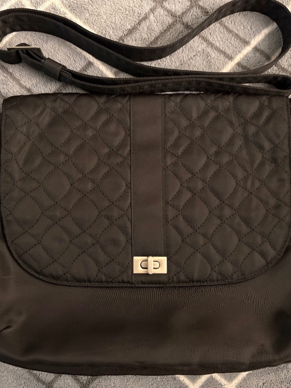 Travelon Black Quilted Nylon Messenger Crossbody Bag Organizer Travel Purse EUC